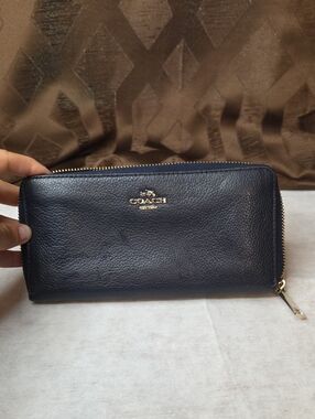Coach Navy Blue Pebbled Leather Zip Wallet with Gold Hardware-Used